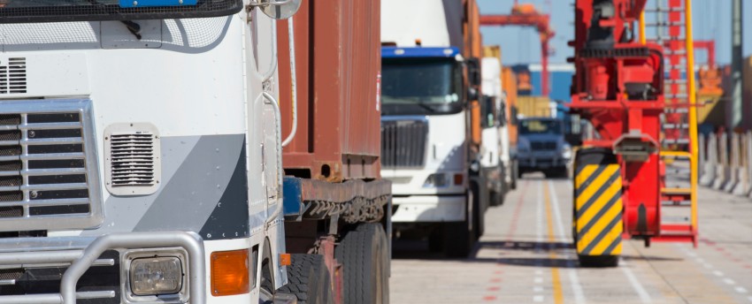 Közlekedési blokád a szerb–magyar határon: jelentős fennakadások a teherforgalomban